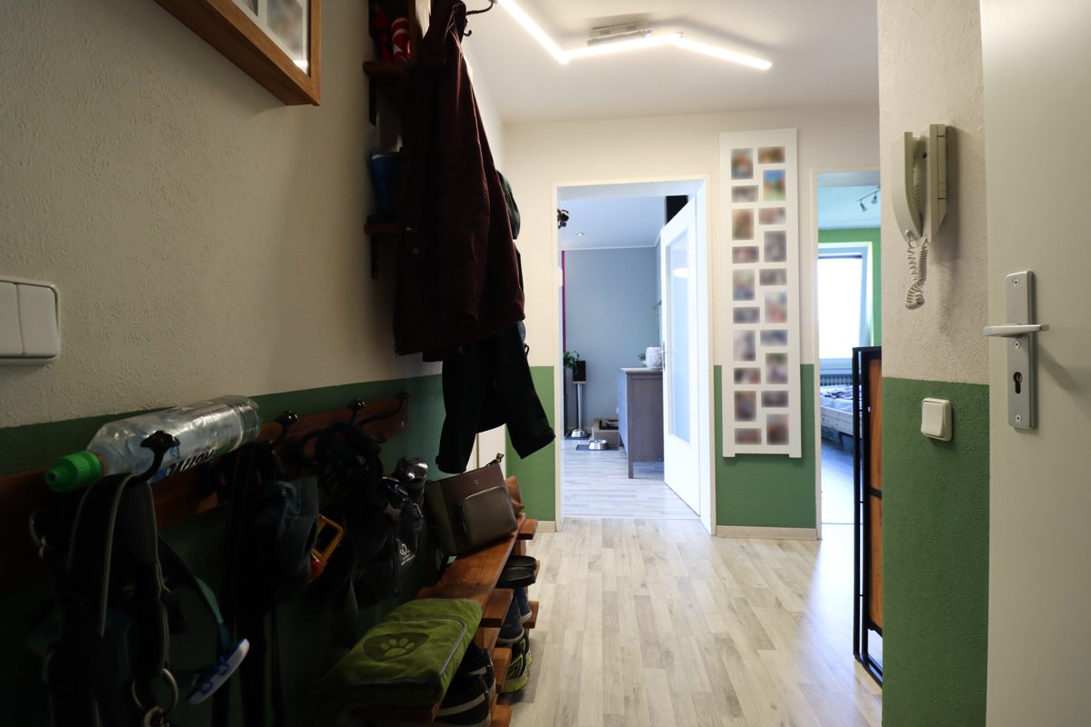 Immobilienangebot - Düsseldorf - Alle - Itter: geräumige 3-Zimmerwohnung im 2.OG mit Sonnenbalkon und Garage