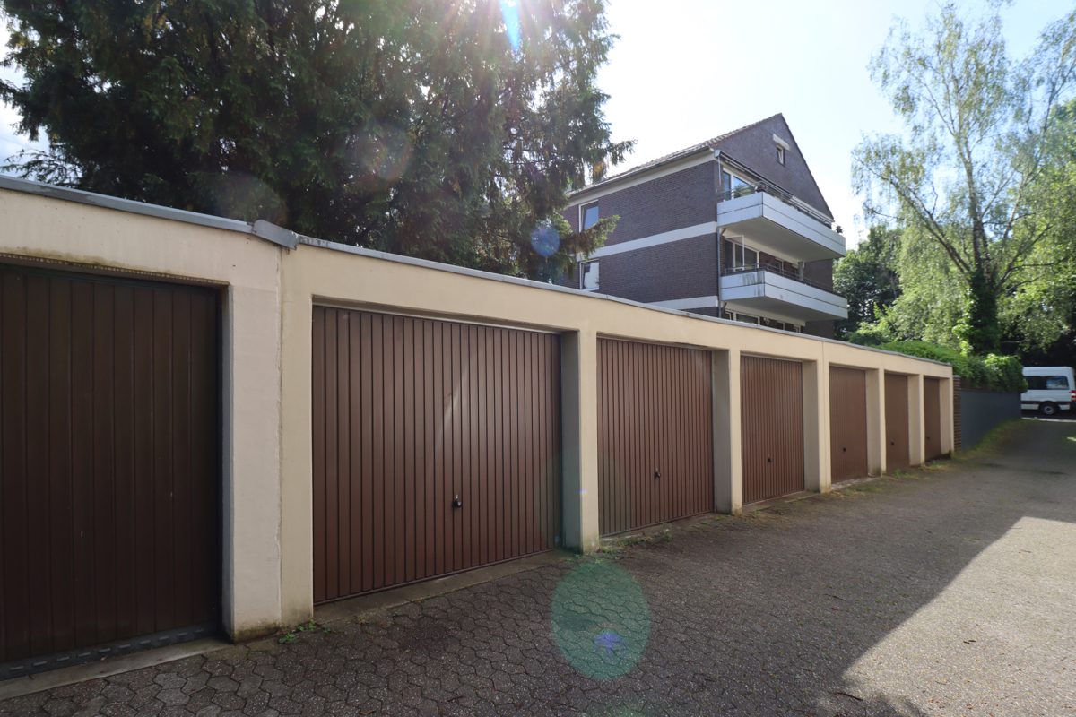 Immobilienangebot - Düsseldorf - Alle - Itter: geräumige 3-Zimmerwohnung im 2.OG mit Sonnenbalkon und Garage