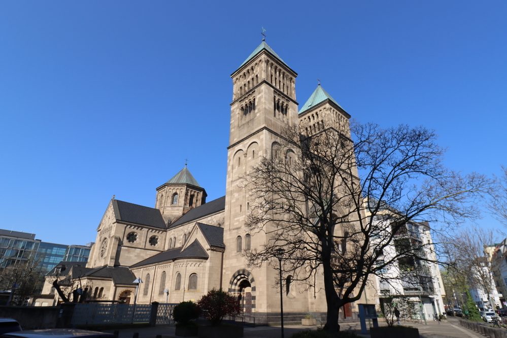 Immobilienangebot - Düsseldorf / Pempelfort - Alle - Pempelfort: Attraktives Wohn- und Geschäftshaus mit 1 Gewerbe- und 12 Wohneinheiten in bester Lage!