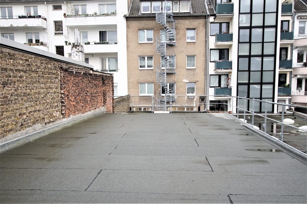 Immobilienangebot - Düsseldorf / Pempelfort - Alle - Pempelfort: Attraktives Wohn- und Geschäftshaus mit 1 Gewerbe- und 12 Wohneinheiten in bester Lage!