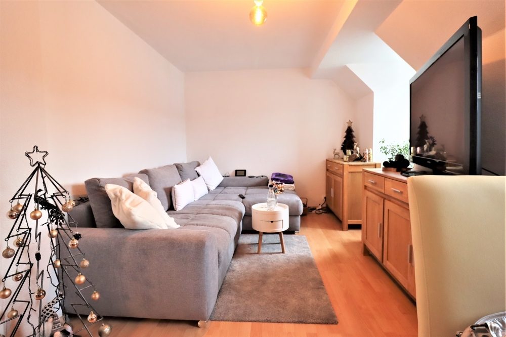 Immobilienangebot - Düsseldorf / Heerdt - Alle - Heerdt: vermietete und gut geschnittene 3-Zimmerwohnung in guter Lage