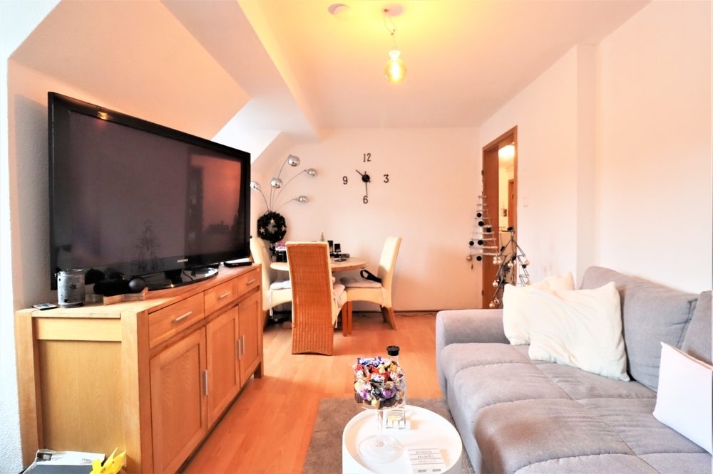 Immobilienangebot - Düsseldorf / Heerdt - Alle - Heerdt: vermietete und gut geschnittene 3-Zimmerwohnung in guter Lage