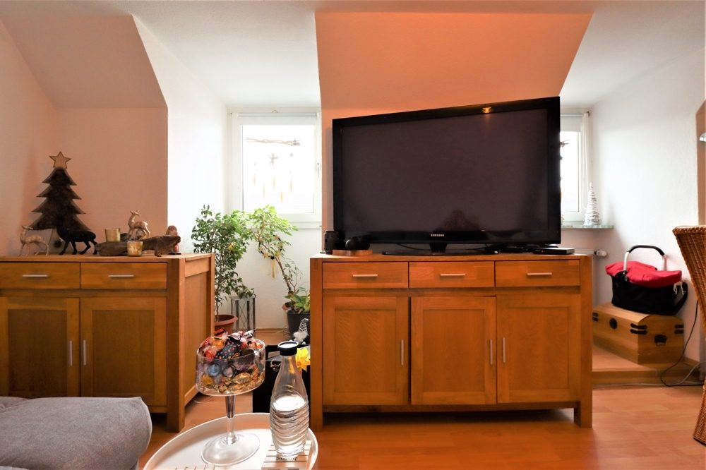 Immobilienangebot - Düsseldorf / Heerdt - Alle - Heerdt: vermietete und gut geschnittene 3-Zimmerwohnung in guter Lage