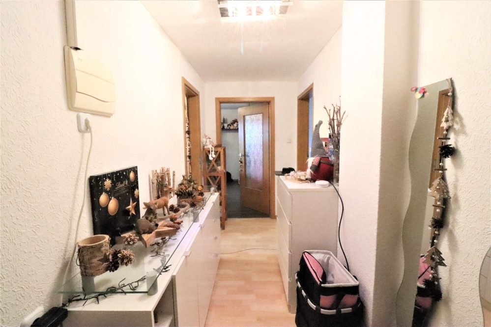 Immobilienangebot - Düsseldorf / Heerdt - Alle - Heerdt: vermietete und gut geschnittene 3-Zimmerwohnung in guter Lage