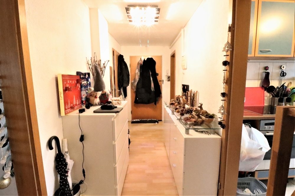Immobilienangebot - Düsseldorf / Heerdt - Alle - Heerdt: vermietete und gut geschnittene 3-Zimmerwohnung in guter Lage