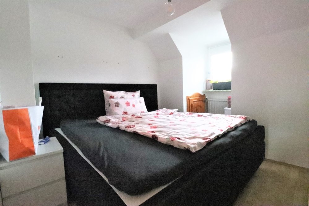 Immobilienangebot - Düsseldorf / Heerdt - Alle - Heerdt: vermietete und gut geschnittene 3-Zimmerwohnung in guter Lage