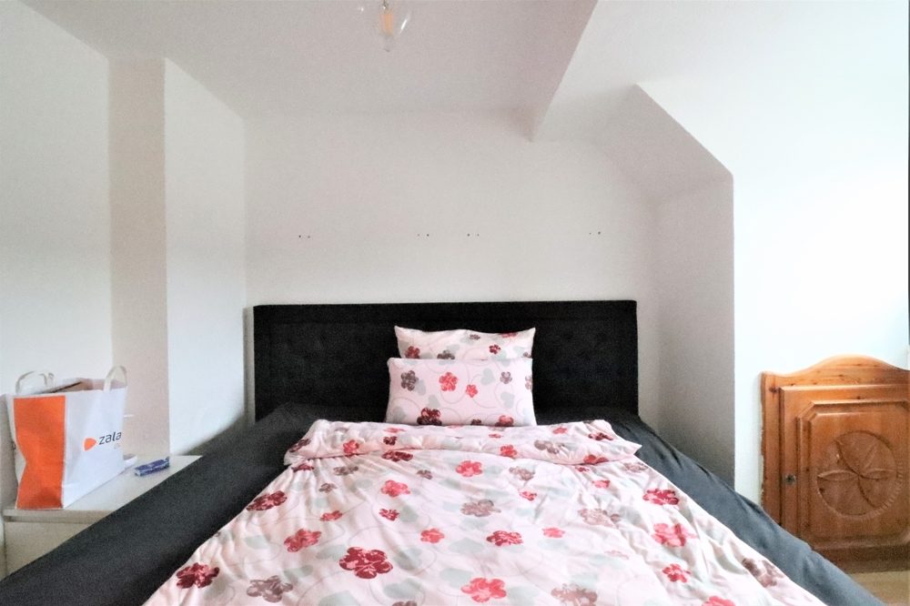 Immobilienangebot - Düsseldorf / Heerdt - Alle - Heerdt: vermietete und gut geschnittene 3-Zimmerwohnung in guter Lage
