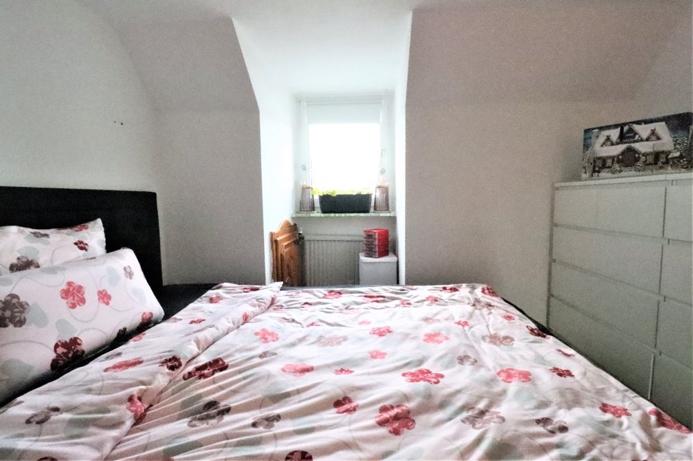 Immobilienangebot - Düsseldorf / Heerdt - Alle - Heerdt: vermietete und gut geschnittene 3-Zimmerwohnung in guter Lage