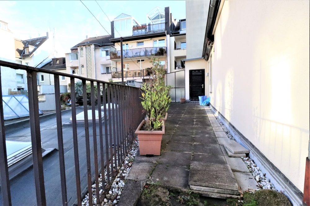 Immobilienangebot - Düsseldorf - Alle - Oberbilk: gepflegtes Wohn-Geschäftshaus mit einer Gewerbe- und 7 Wohneinheiten in zentraler Lage