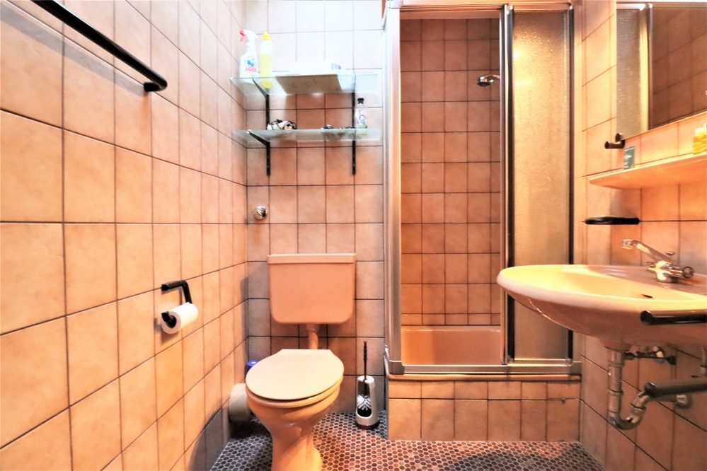 Immobilienangebot - Düsseldorf - Alle - Oberbilk: gepflegtes Wohn-Geschäftshaus mit einer Gewerbe- und 7 Wohneinheiten in zentraler Lage