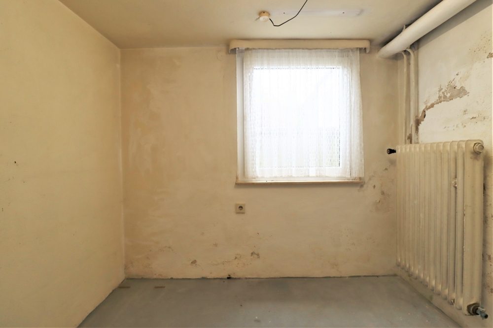 Immobilienangebot - Düsseldorf / Eller - Alle - Eller: großzügig geschnittene Doppelhaushälfte mit großem Garten und Garage in ruhiger Lage