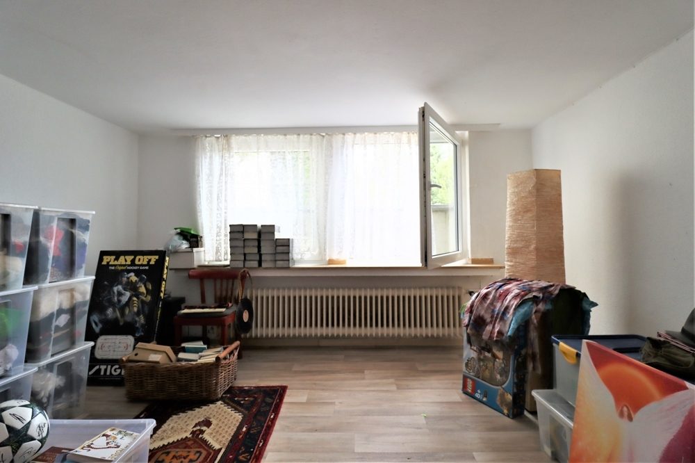 Immobilienangebot - Düsseldorf / Eller - Alle - Eller: großzügig geschnittene Doppelhaushälfte mit großem Garten und Garage in ruhiger Lage