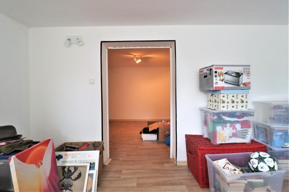 Immobilienangebot - Düsseldorf / Eller - Alle - Eller: großzügig geschnittene Doppelhaushälfte mit großem Garten und Garage in ruhiger Lage
