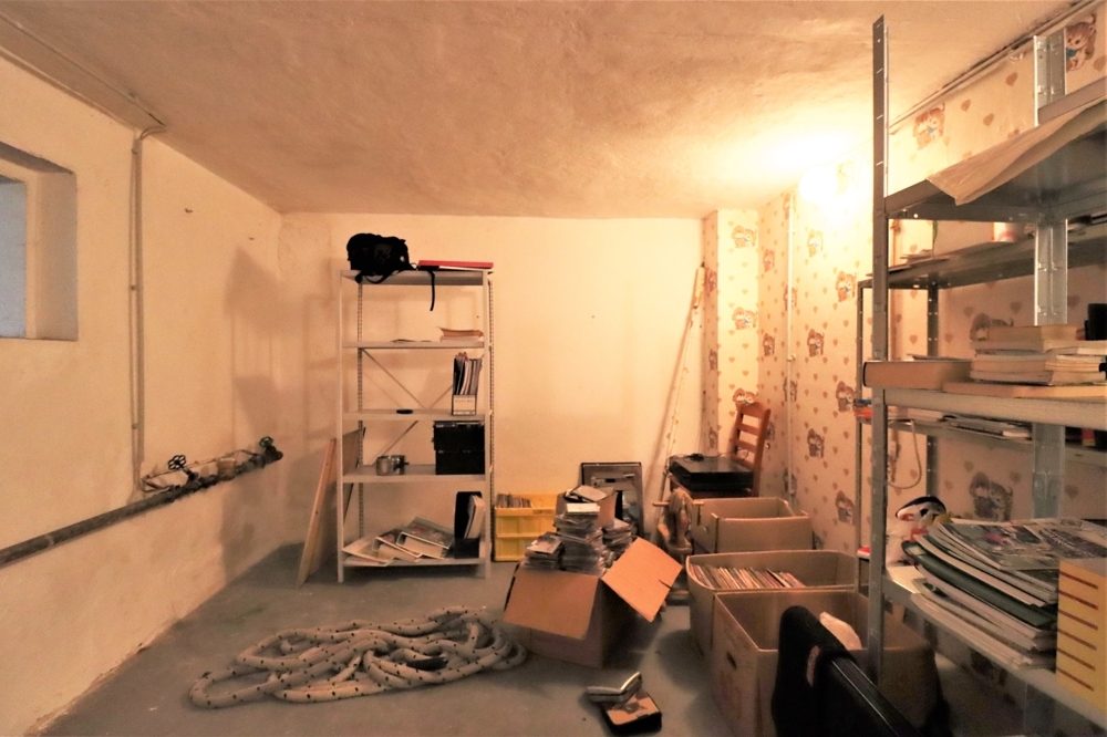 Immobilienangebot - Düsseldorf / Eller - Alle - Eller: großzügig geschnittene Doppelhaushälfte mit großem Garten und Garage in ruhiger Lage