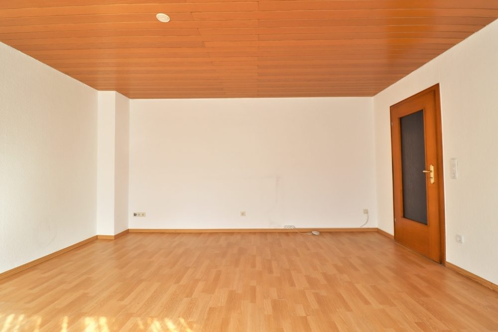 Immobilienangebot - Düsseldorf / Eller - Alle - Eller: großzügig geschnittene Doppelhaushälfte mit großem Garten und Garage in ruhiger Lage