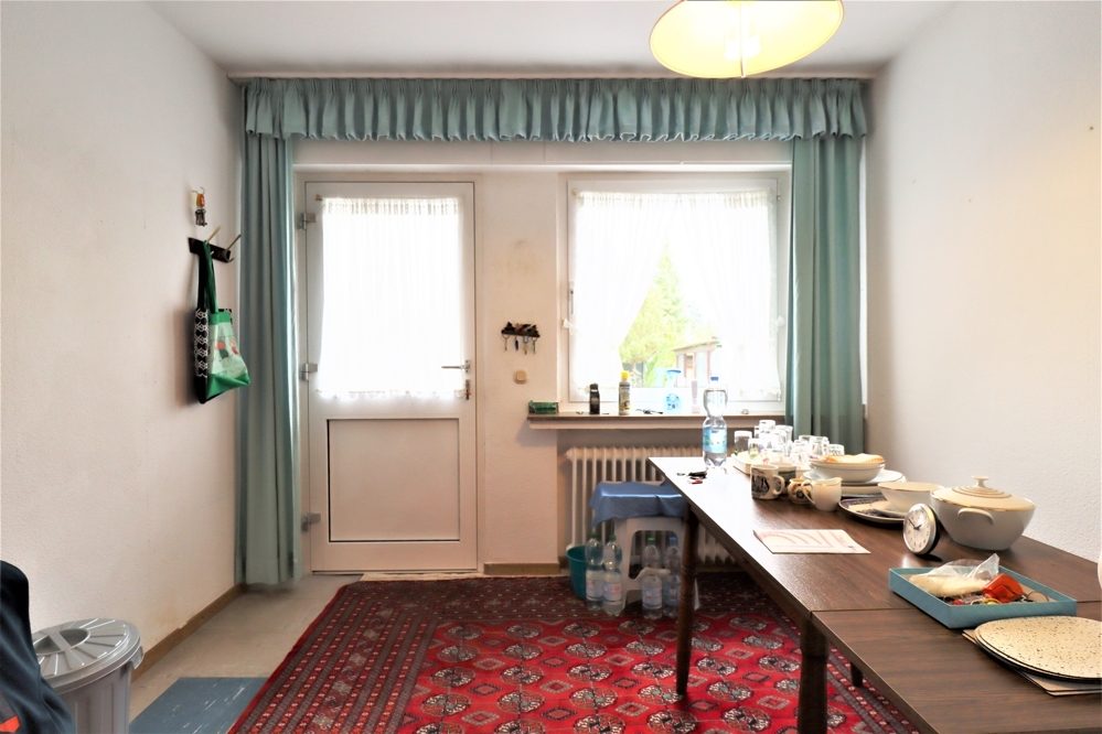 Immobilienangebot - Düsseldorf / Eller - Alle - Eller: großzügig geschnittene Doppelhaushälfte mit großem Garten und Garage in ruhiger Lage
