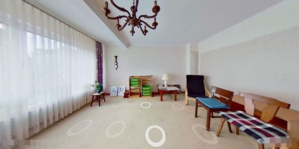 Immobilienangebot - Düsseldorf / Eller - Alle - Eller: großzügig geschnittene Doppelhaushälfte mit großem Garten und Garage in ruhiger Lage
