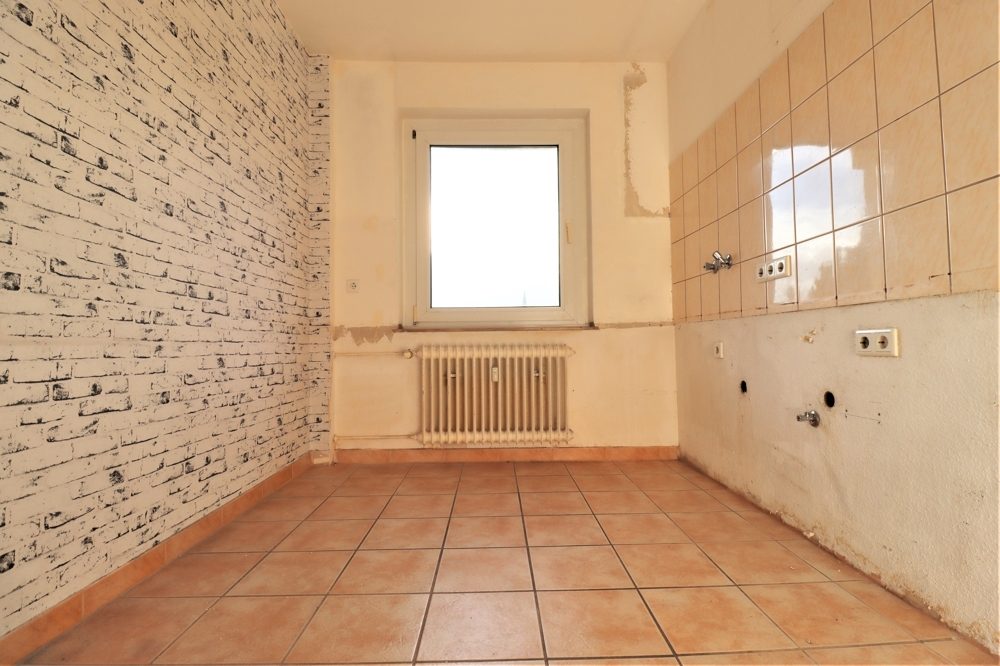 Immobilienangebot - Düsseldorf - Alle - leerstehende ca. 54 m² große 2 Zimmerwohnung mit Balkon in guter Lage in Unterrath
