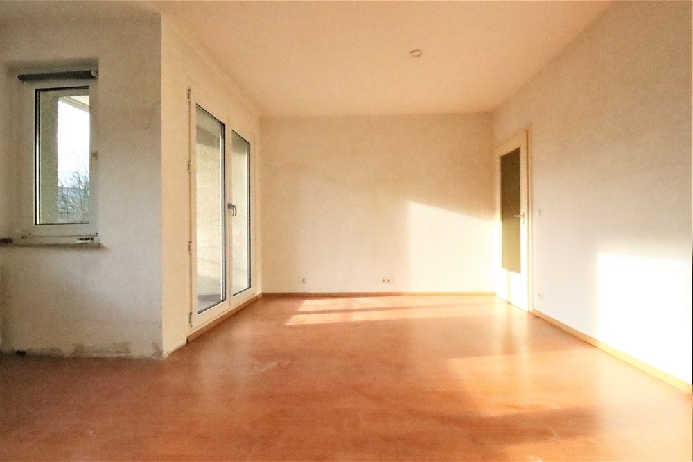 Immobilienangebot - Düsseldorf - Alle - leerstehende ca. 54 m² große 2 Zimmerwohnung mit Balkon in guter Lage in Unterrath