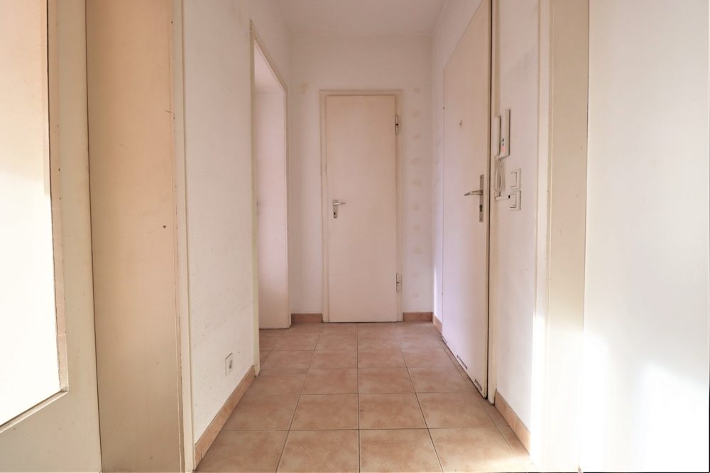 Immobilienangebot - Düsseldorf - Alle - leerstehende ca. 54 m² große 2 Zimmerwohnung mit Balkon in guter Lage in Unterrath