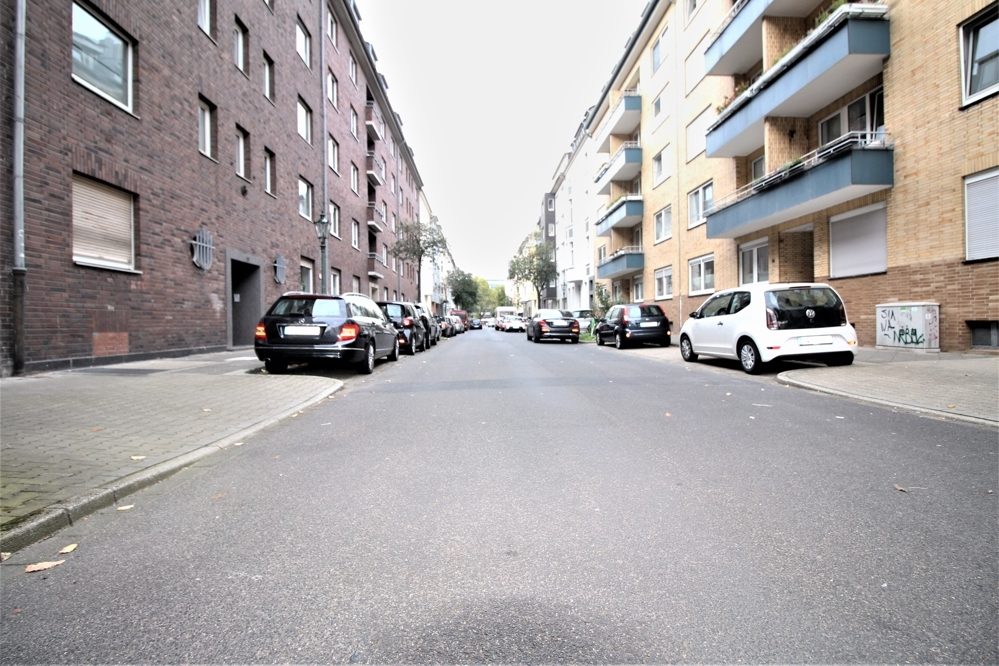 Immobilienangebot - Düsseldorf - Alle - Unterbilk: gepflegte ca. 68m² große 3 Zimmer im EG mit Stellplatz und Terrasse in begehrter Lage