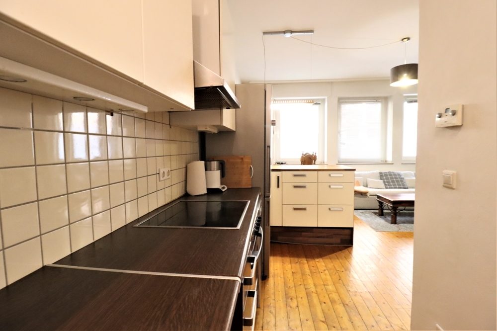 Immobilienangebot - Düsseldorf - Alle - Unterbilk: gepflegte ca. 68m² große 3 Zimmer im EG mit Stellplatz und Terrasse in begehrter Lage