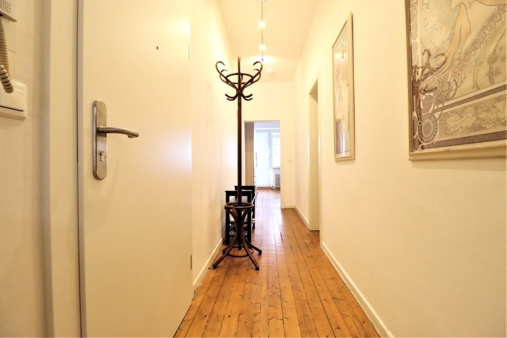 Immobilienangebot - Düsseldorf - Alle - Unterbilk: gepflegte ca. 68m² große 3 Zimmer im EG mit Stellplatz und Terrasse in begehrter Lage