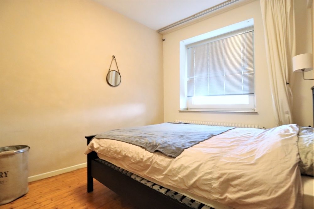 Immobilienangebot - Düsseldorf - Alle - Unterbilk: gepflegte ca. 68m² große 3 Zimmer im EG mit Stellplatz und Terrasse in begehrter Lage