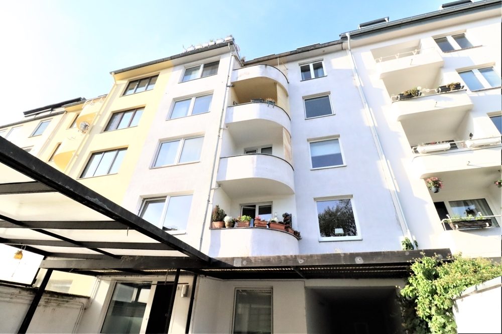 Immobilienangebot - Düsseldorf - Alle - Unterbilk: gepflegte ca. 68m² große 3 Zimmer im EG mit Stellplatz und Terrasse in begehrter Lage