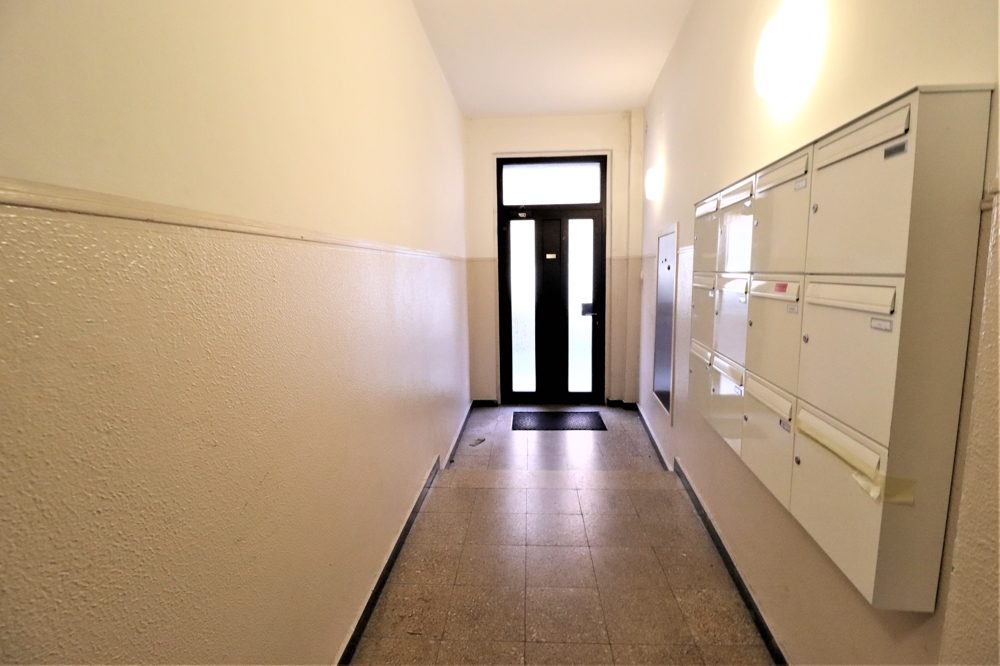 Immobilienangebot - Düsseldorf - Alle - Unterbilk: gepflegte ca. 68m² große 3 Zimmer im EG mit Stellplatz und Terrasse in begehrter Lage
