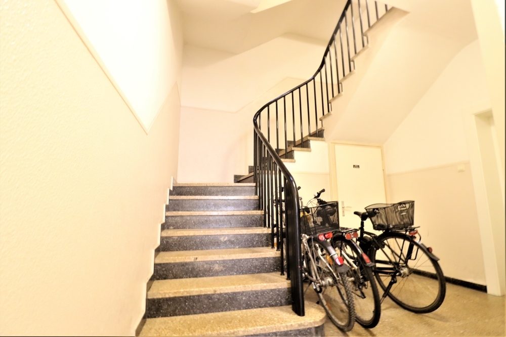 Immobilienangebot - Düsseldorf - Alle - Unterbilk: gepflegte ca. 68m² große 3 Zimmer im EG mit Stellplatz und Terrasse in begehrter Lage