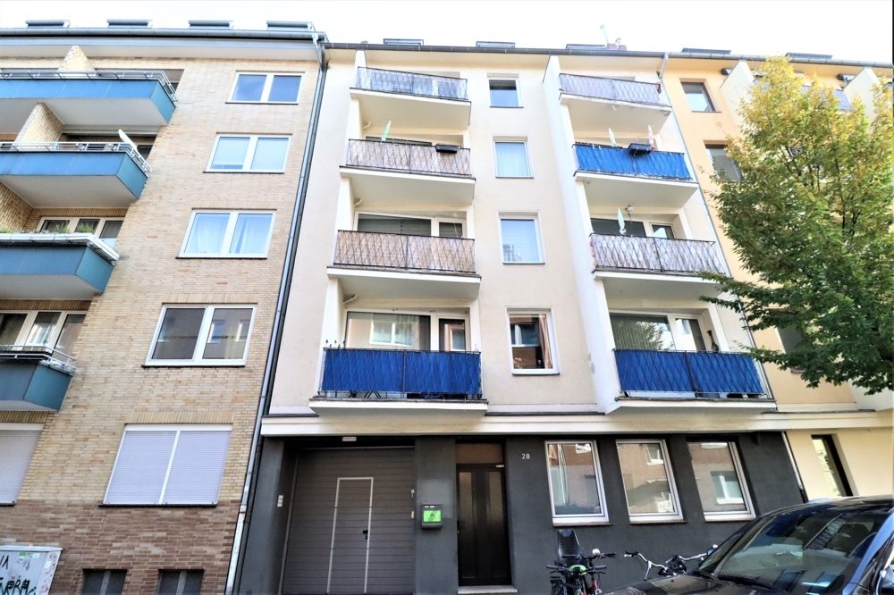 Immobilienangebot - Düsseldorf - Alle - Unterbilk: gepflegte ca. 68m² große 3 Zimmer im EG mit Stellplatz und Terrasse in begehrter Lage