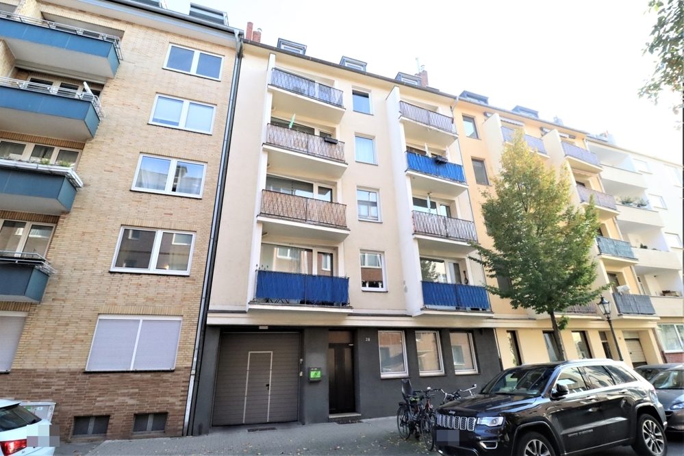 Immobilienangebot - Düsseldorf - Alle - Unterbilk: gepflegte ca. 68m² große 3 Zimmer im EG mit Stellplatz und Terrasse in begehrter Lage