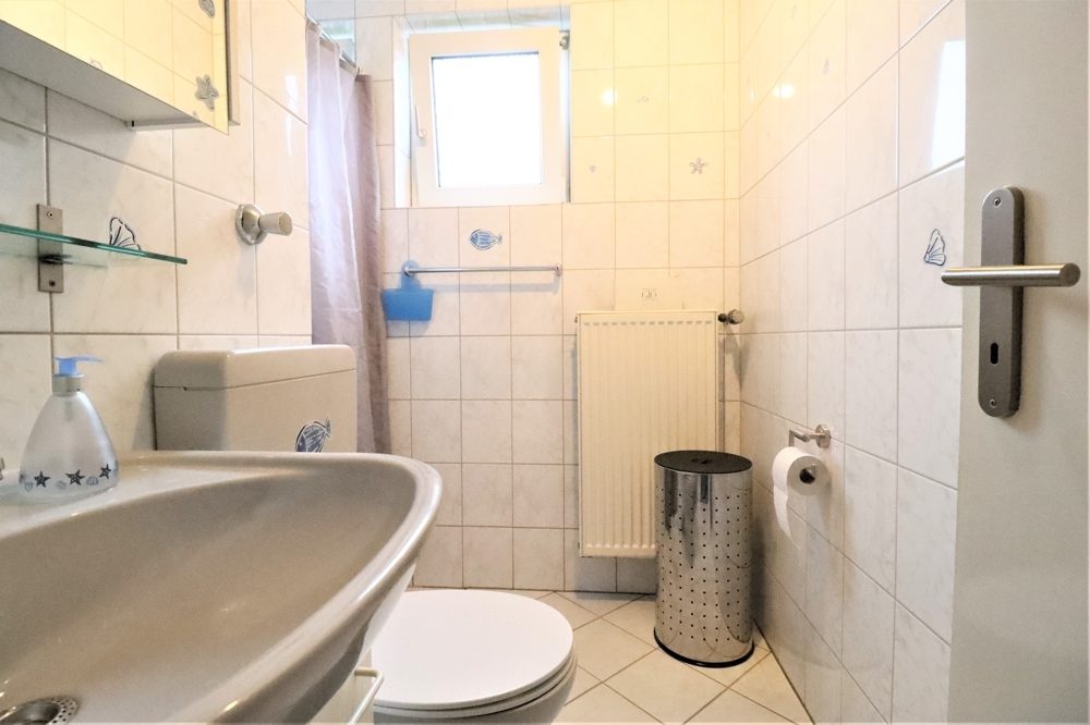 Immobilienangebot - Düsseldorf - Alle - Dreifamilienhaus auf Erbpacht ideal auch als EFH, Garten und Terrasse in ruhiger Lage in Wersten