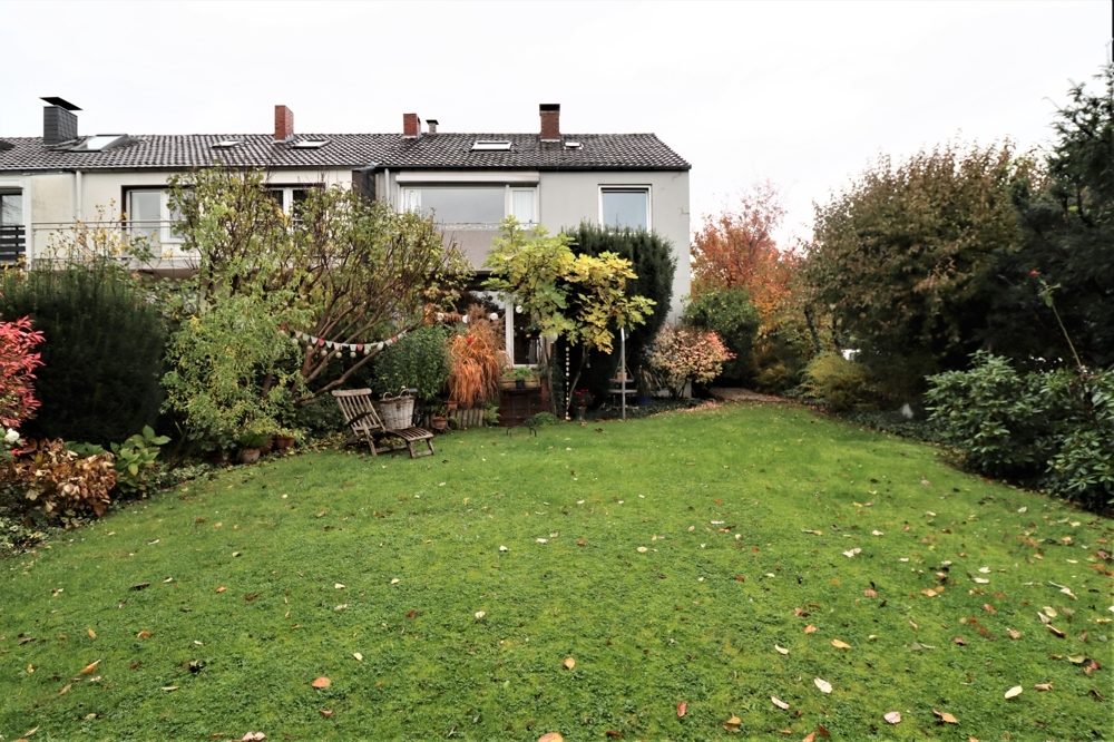 Immobilienangebot - Düsseldorf - Alle - Dreifamilienhaus auf Erbpacht ideal auch als EFH, Garten und Terrasse in ruhiger Lage in Wersten