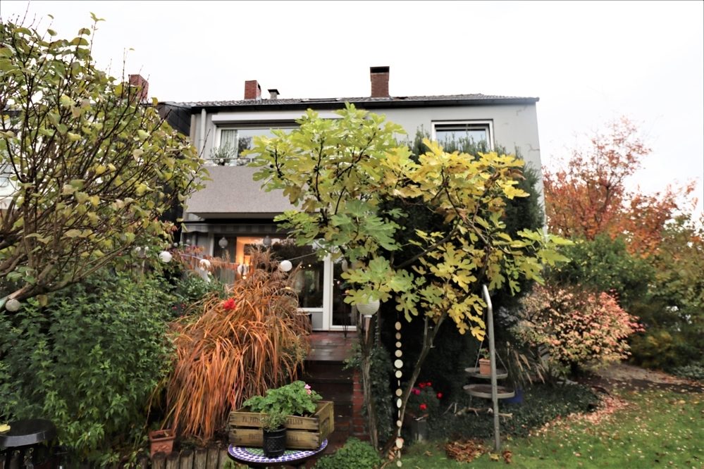 Immobilienangebot - Düsseldorf - Alle - Dreifamilienhaus auf Erbpacht ideal auch als EFH, Garten und Terrasse in ruhiger Lage in Wersten