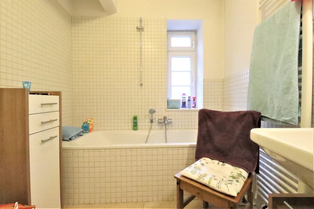Immobilienangebot - Düsseldorf / Derendorf - Alle - gepflegte 2- Zimmerwohnung im Hochparterre mit Loggia in Düsseldorf- Derendorf