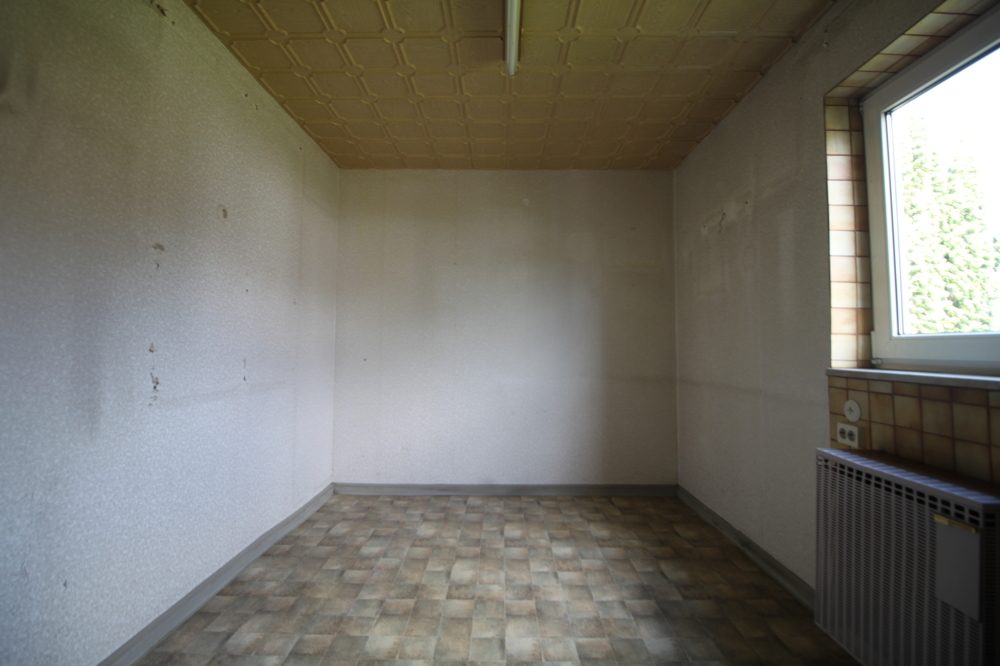 Immobilienangebot - Düsseldorf / Unterrath - Alle - Unterrath: sanierungsbedürftiges Zweifamilien-Reihenhaus mit viel Potenzial auf ca. 283m² Grundstück