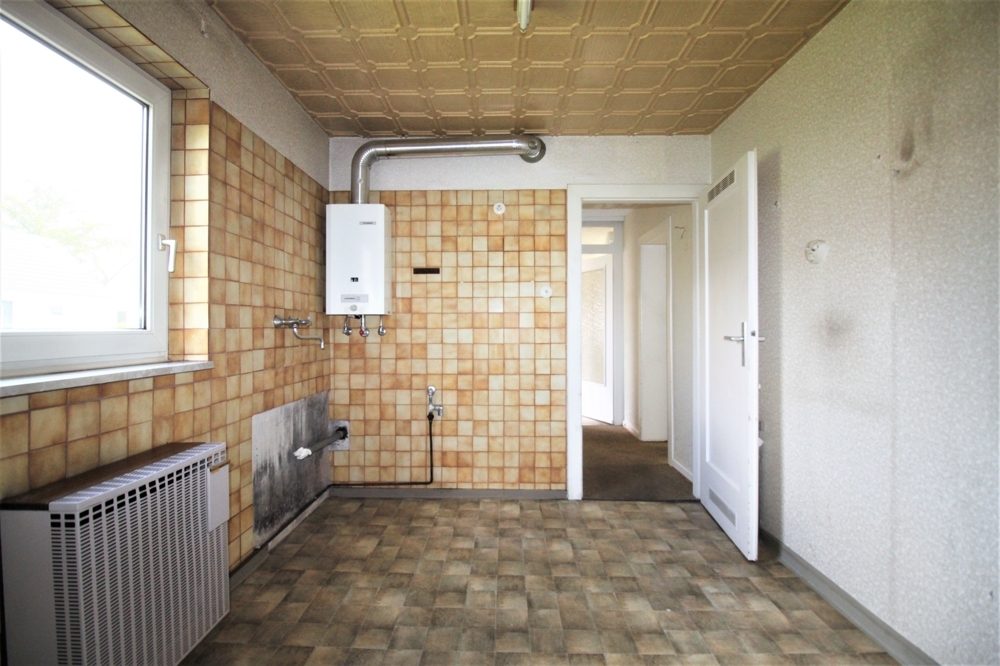 Immobilienangebot - Düsseldorf / Unterrath - Alle - Unterrath: sanierungsbedürftiges Zweifamilien-Reihenhaus mit viel Potenzial auf ca. 283m² Grundstück