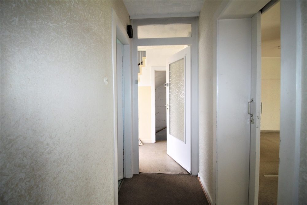 Immobilienangebot - Düsseldorf / Unterrath - Alle - Unterrath: sanierungsbedürftiges Zweifamilien-Reihenhaus mit viel Potenzial auf ca. 283m² Grundstück