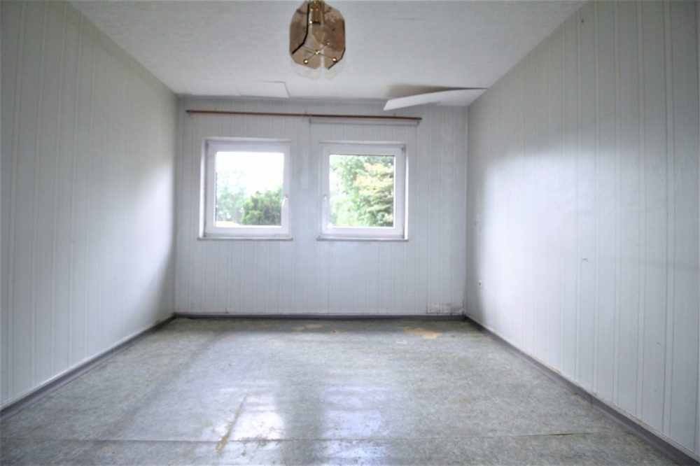 Immobilienangebot - Düsseldorf / Unterrath - Alle - Unterrath: sanierungsbedürftiges Zweifamilien-Reihenhaus mit viel Potenzial auf ca. 283m² Grundstück
