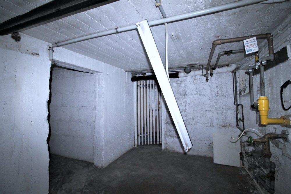 Immobilienangebot - Düsseldorf / Unterrath - Alle - Unterrath: sanierungsbedürftiges Zweifamilien-Reihenhaus mit viel Potenzial auf ca. 283m² Grundstück