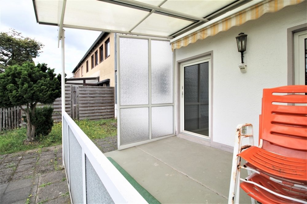 Immobilienangebot - Düsseldorf / Unterrath - Alle - Unterrath: sanierungsbedürftiges Zweifamilien-Reihenhaus mit viel Potenzial auf ca. 283m² Grundstück