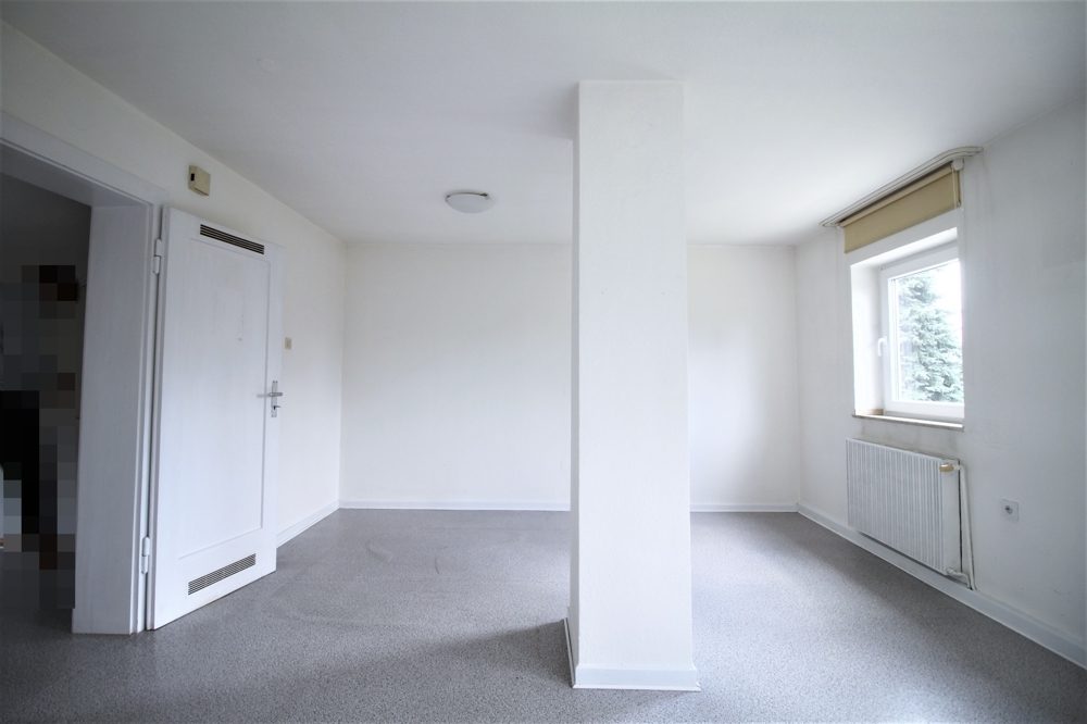 Immobilienangebot - Düsseldorf / Unterrath - Alle - Unterrath: sanierungsbedürftiges Zweifamilien-Reihenhaus mit viel Potenzial auf ca. 283m² Grundstück