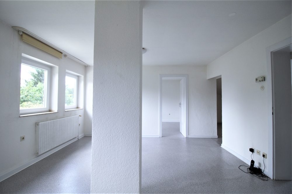 Immobilienangebot - Düsseldorf / Unterrath - Alle - Unterrath: sanierungsbedürftiges Zweifamilien-Reihenhaus mit viel Potenzial auf ca. 283m² Grundstück