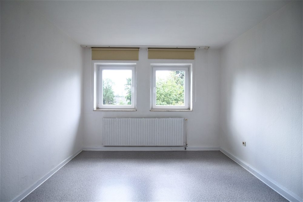 Immobilienangebot - Düsseldorf / Unterrath - Alle - Unterrath: sanierungsbedürftiges Zweifamilien-Reihenhaus mit viel Potenzial auf ca. 283m² Grundstück
