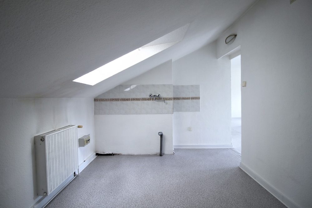 Immobilienangebot - Düsseldorf / Unterrath - Alle - Unterrath: sanierungsbedürftiges Zweifamilien-Reihenhaus mit viel Potenzial auf ca. 283m² Grundstück