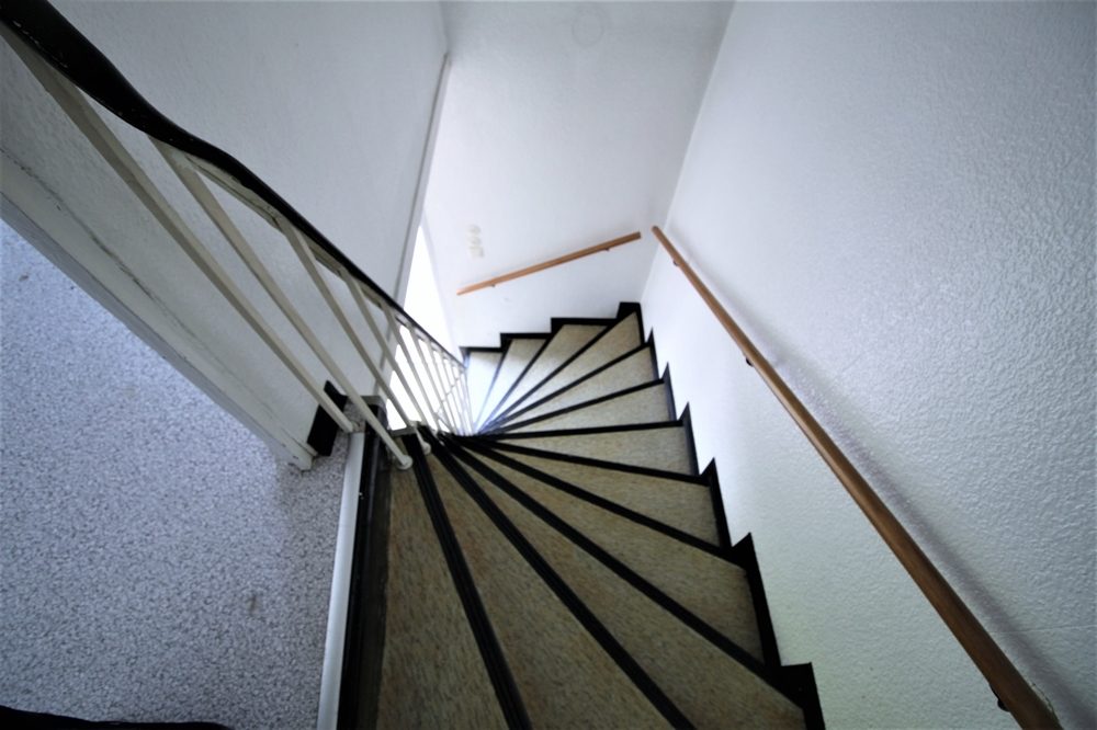 Immobilienangebot - Düsseldorf / Unterrath - Alle - Unterrath: sanierungsbedürftiges Zweifamilien-Reihenhaus mit viel Potenzial auf ca. 283m² Grundstück