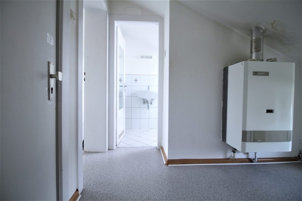 Immobilienangebot - Düsseldorf / Unterrath - Alle - Unterrath: sanierungsbedürftiges Zweifamilien-Reihenhaus mit viel Potenzial auf ca. 283m² Grundstück