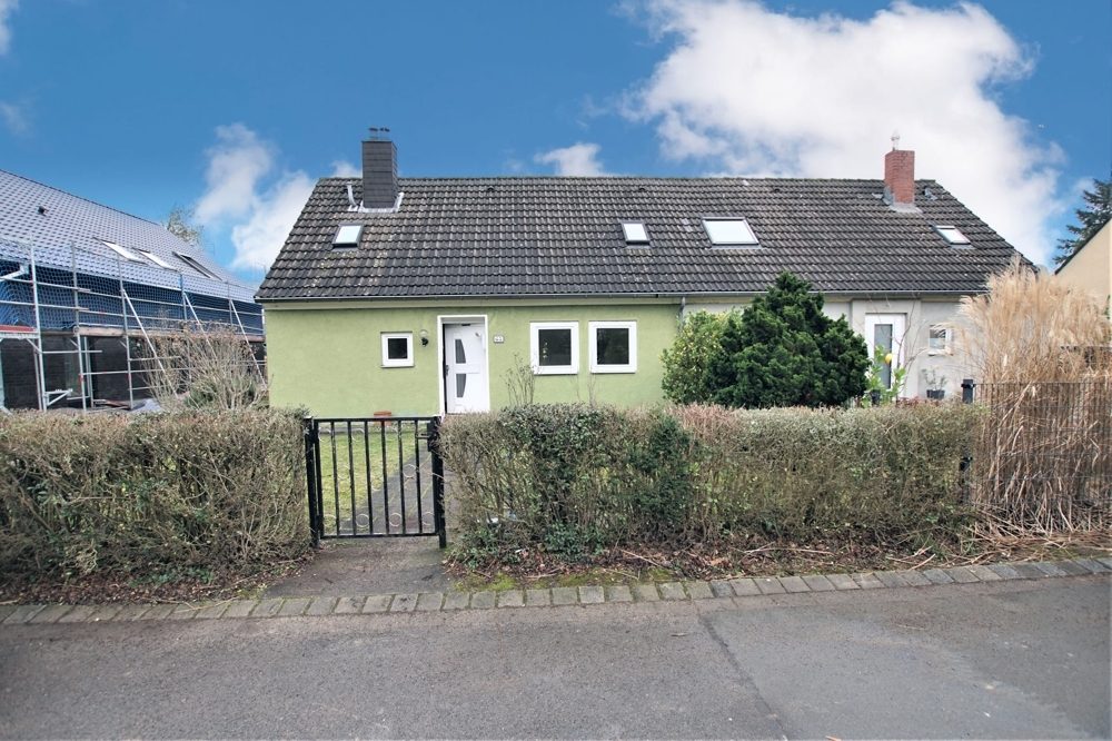Immobilienangebot - Düsseldorf - Alle - 528 m² großes Grundstück mit Haus und Möglichkeit auf Vergrößerung oder Neubau nach §34 BauGB